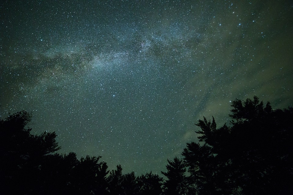 Qu’est-ce qui empêche la formation d’étoiles au cœur de la Voie lactée ? Le James-Webb suggère une réponse à l’énigme !