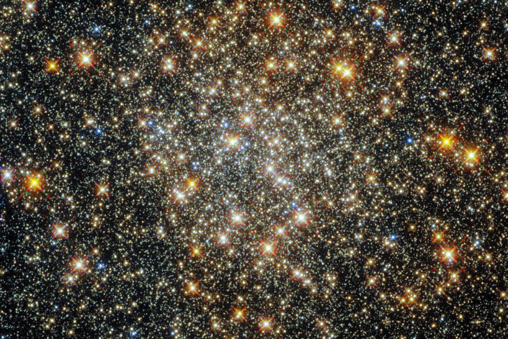 «C’est là, dans ce désert de glace de l’Antarctique, que j’ai entendu le murmure des étoiles», par l’astrophysicienne Merieme Chadid