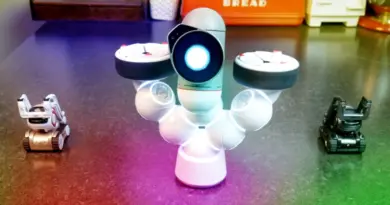 Epic Robot Dance Routine featuring ClicBot and Cozmo 🎶