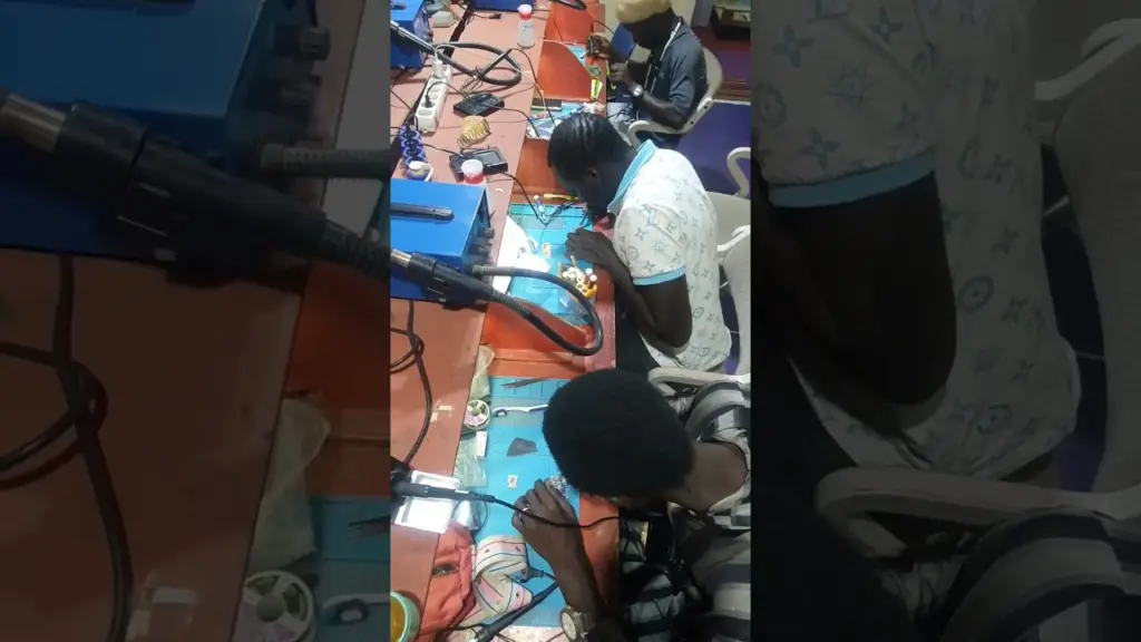 Apprendre à réparer les smartphones 77 767 51 52