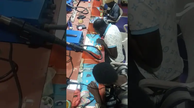 Apprendre à réparer les smartphones 77 767 51 52