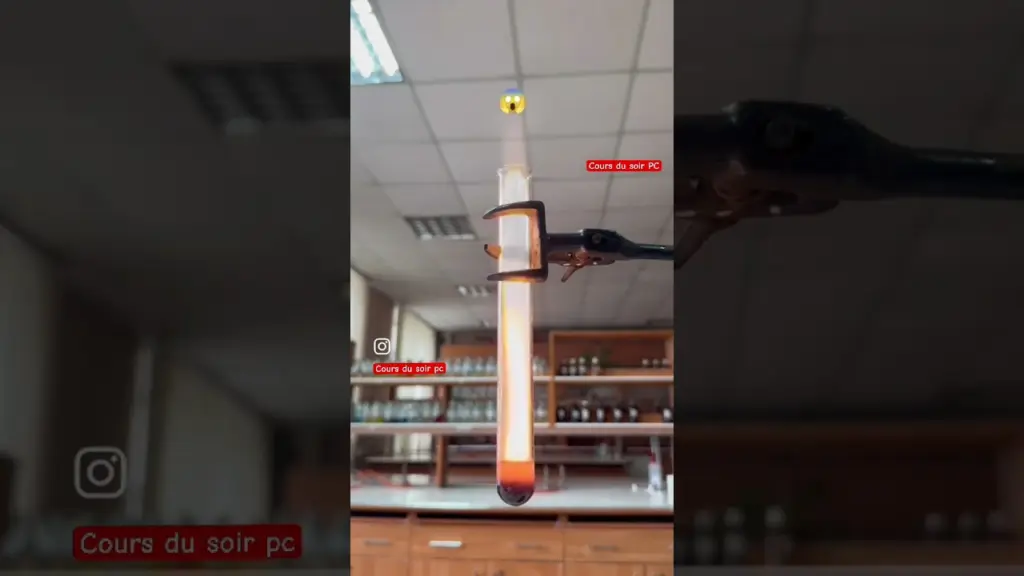 Expérience de feu sous l’eau #feu #experience #chimie #physics #education #science #acid #base
