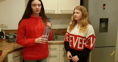 Expérience de physique chimie sur la solidification de l’eau💦 avec charlotte