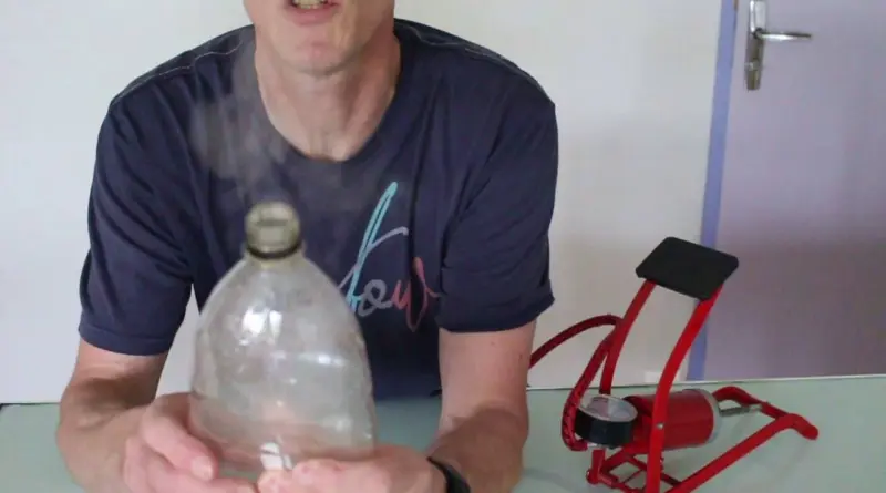 Expérience scientifique Défi : Comment faire un nuage dans une bouteille ?