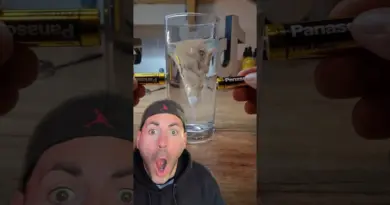 FAIRE UN TOURBILLON D’EAU AVEC 2 PILES 🔋🌪️