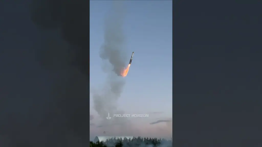 I FINALLY landed a model rocket!  🦅🚀
