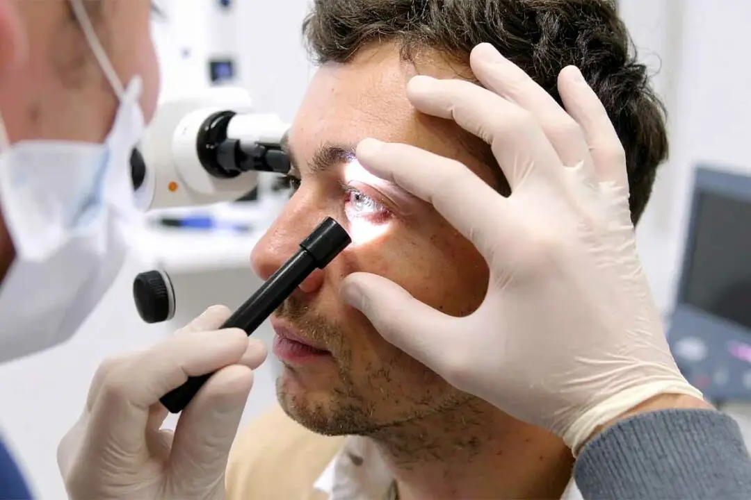 Implanter une dent dans l’œil, l’incroyable technique de ce CHU pour redonner la vue