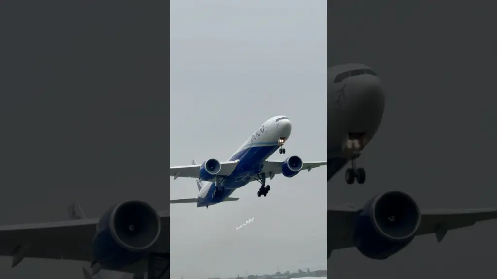 IndiGo TakeOff | Boeing-777 | #shorts #trending #aviation #viralshorts #indigo #boeing