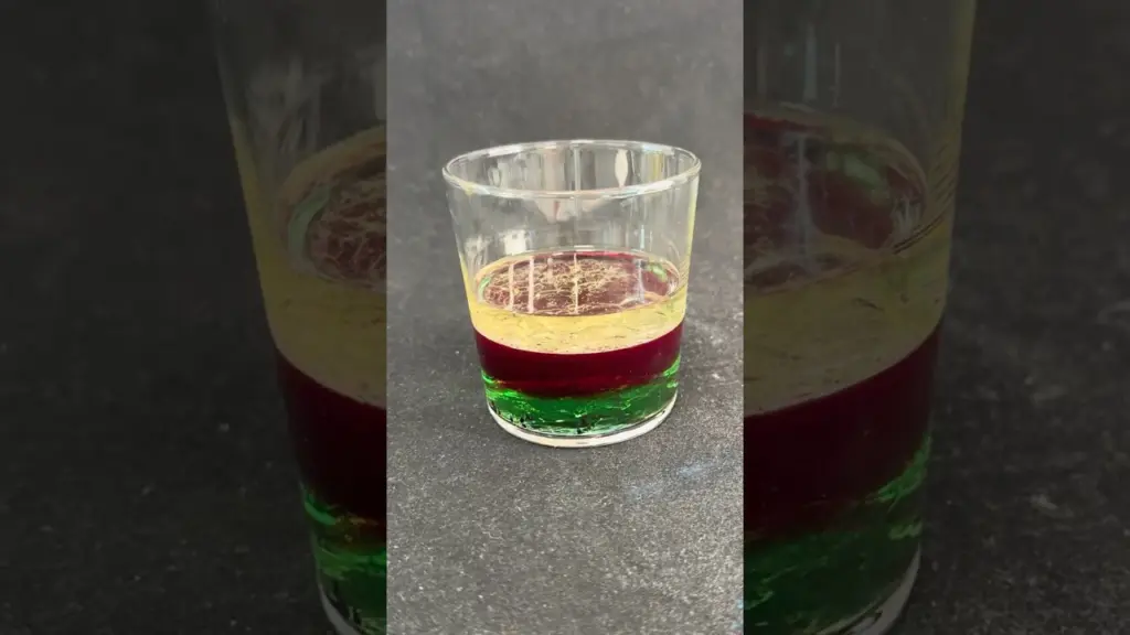 LES COUCHES DE LIQUIDE : Une Expérience de Chimie Simple et Fascinante !