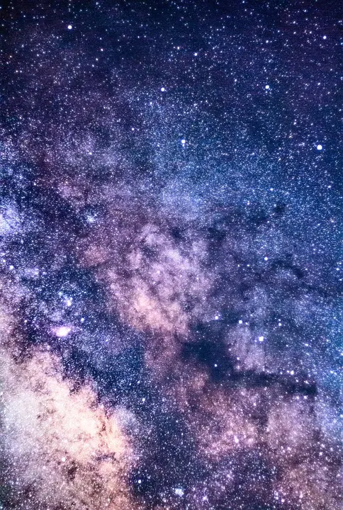 Le télescope Webb découvre la « galaxie de l’infini », clé pour percer le mystère des trous noirs