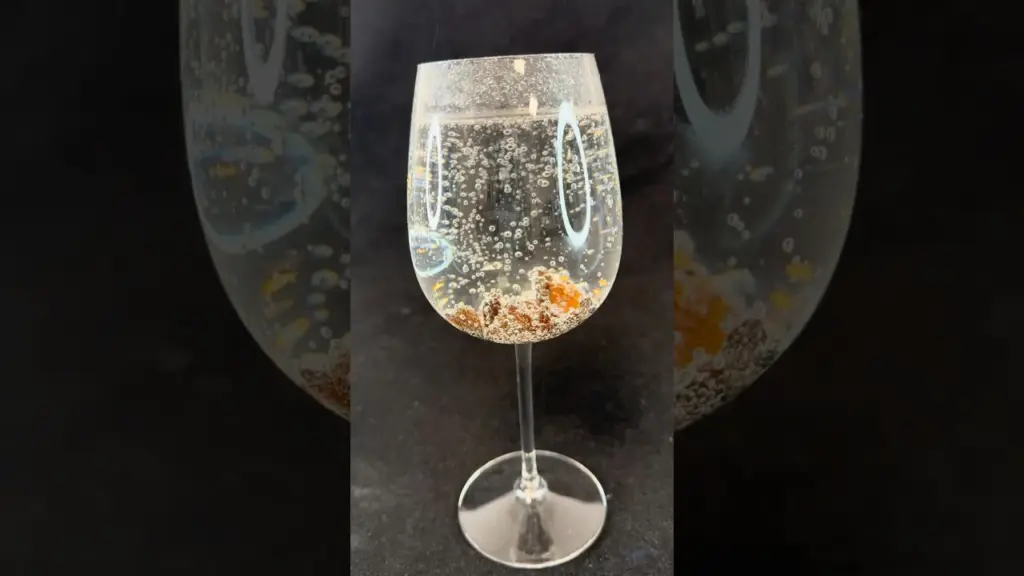 Les Raisins Dansent avec de l’Eau Gazeuse – Expérience Scientifique Facile