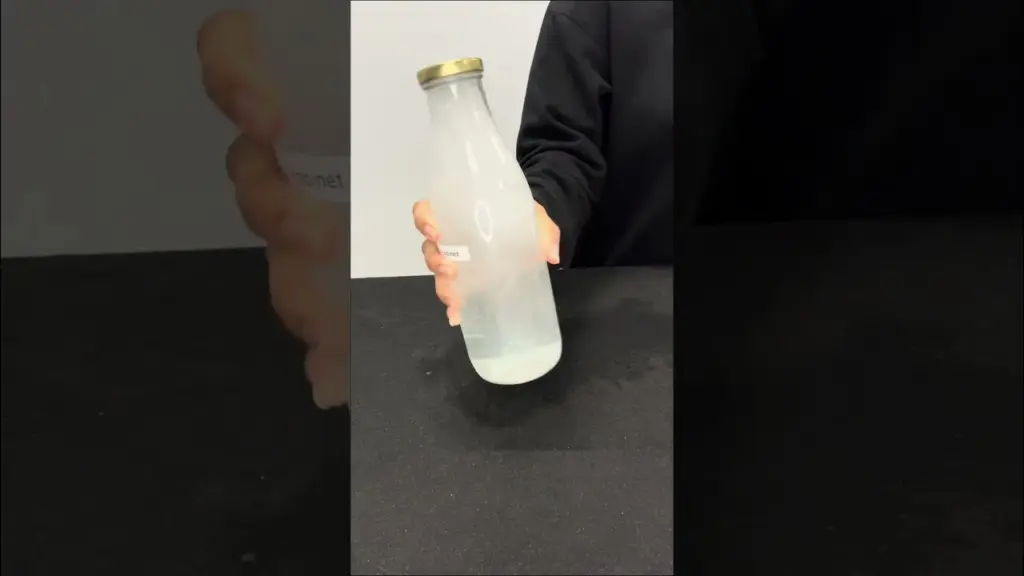 Mini tornade DIY 🌪️ | Expérience simple et impressionnante pour enfants curieux