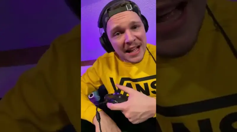 Quand t’es nul à Fortnite et que tu cherches des excuses…😂 #Shorts