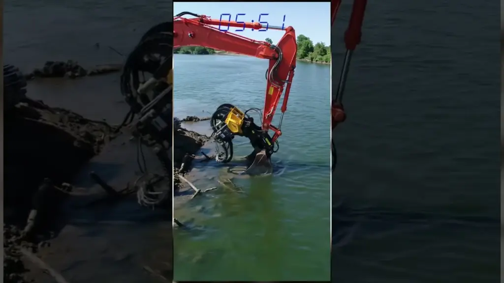 River Trash Cleaning Machine in Action! 🌊♻️