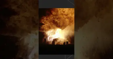 SpaceX Starship explodes on launch pad, sending massive fireball into sky 🔥🚀