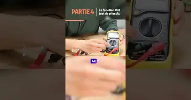 Testez une pile AA avec un multimètre 🔋 Fonction Volt expliquée ! #shorts